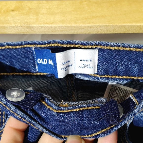 Old Navy Pull-On Skinny Jeans with Adjustable Waist, Size 3T - Picture 5 of 10